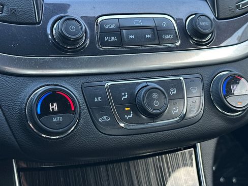 Used 2019 Chevrolet Impala LT image 19