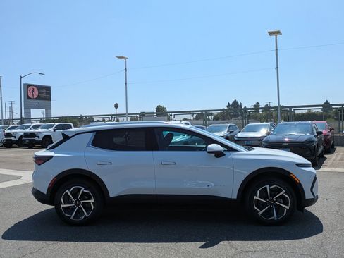 Used 2026 Chevrolet Equinox EV LT image 6