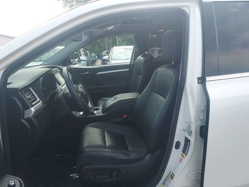 Used 2015 Toyota Highlander XLE AWD/4WD image 33