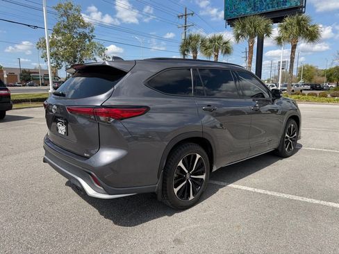 Used 2021 Toyota Highlander XSE image 5