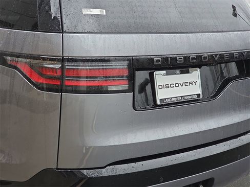 New 2026 Land Rover Discovery Dynamic SE image 37