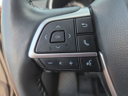 Certified 2022 Toyota Highlander XLE image 35