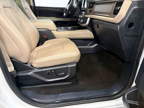 Used 2023 Ford Expedition Limited image 62