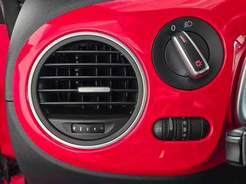 Used 2019 Volkswagen Beetle 2.0T S image 32