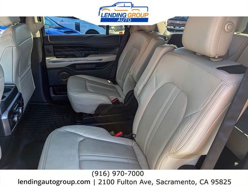 Used 2019 Ford Expedition Platinum AWD/4WD image 17