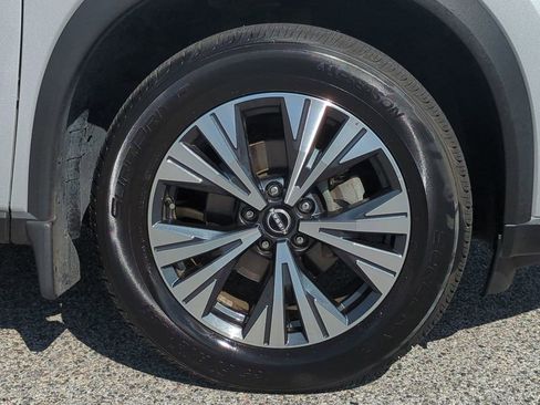 Certified 2023 Nissan Rogue SV w/ SV Premium Package image 11