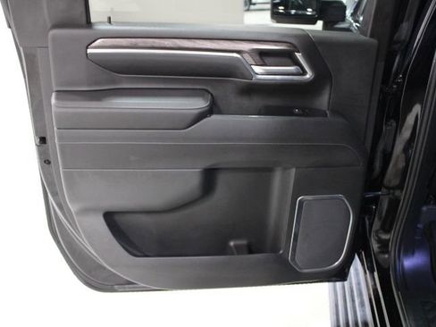 Used 2024 Chevrolet Silverado 2500 LTZ w/ LTZ Convenience Package image 21