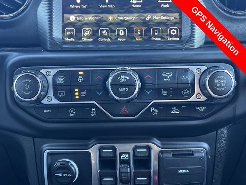 Used 2021 Jeep Wrangler Unlimited Sahara image 7