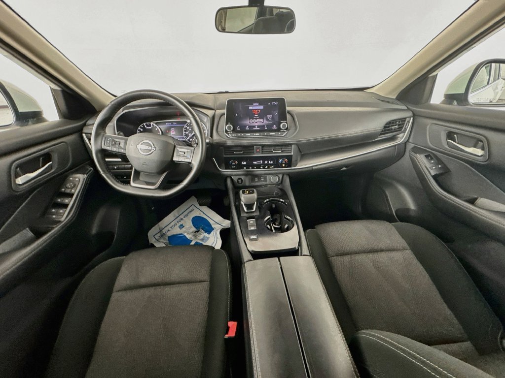 Used 2025 Nissan Rogue SV FWD image 30
