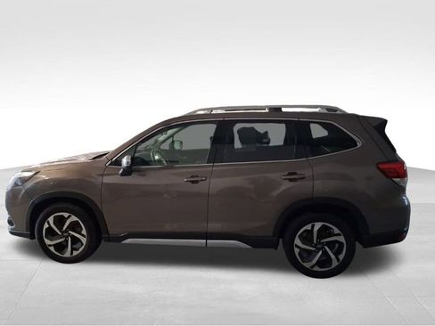 Used 2023 Subaru Forester Touring image 2