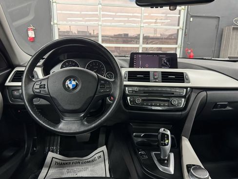 Used 2018 BMW 320i xDrive Sedan w/ Convenience Package image 35