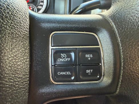 Used 2015 RAM 2500 SLT image 31