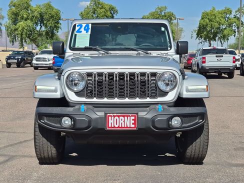 Used 2024 Jeep Wrangler Unlimited AWD/4WD image 2