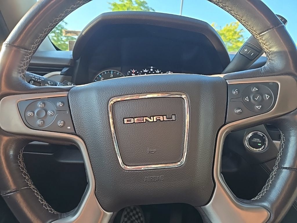 Used 2020 GMC Yukon XL Denali w/ Denali Premium Package AWD/4WD image 13