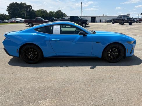 Used 2025 Ford Mustang GT Premium RWD image 2