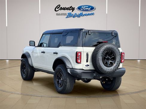 New 2025 Ford Bronco Badlands image 24