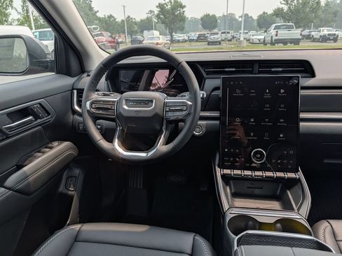 New 2027 GMC Terrain Denali w/ LPO, Floor Liner Package AWD/4WD image 3