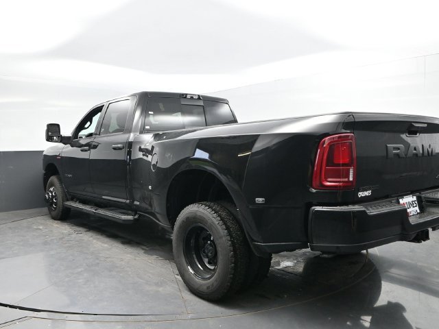 New 2027 RAM 3500 Big Horn AWD/4WD image 9