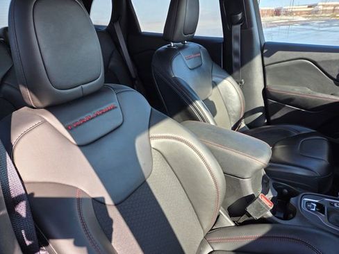 Used 2022 Jeep Cherokee Trailhawk image 41