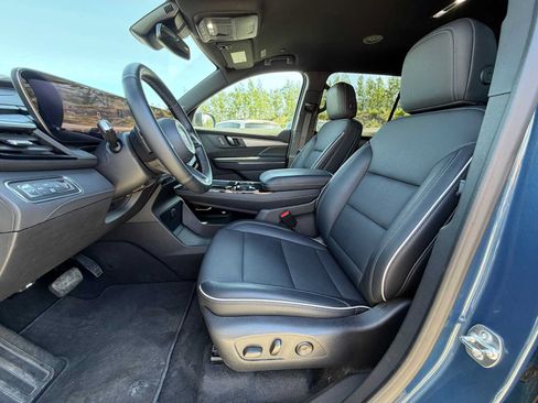 Certified 2025 Buick Enclave Preferred AWD/4WD image 5