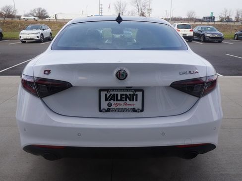 New 2024 Alfa Romeo Giulia Sprint image 7