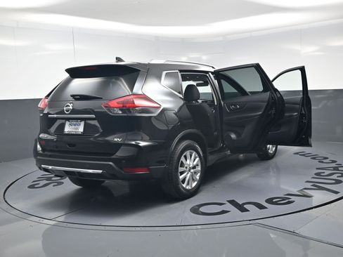 Used 2020 Nissan Rogue SV image 27