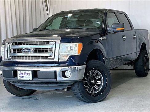 Used 2014 Ford F150 XLT w/ XLT Chrome Package image 2
