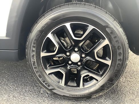 Certified 2022 Jeep Compass Latitude w/ Convenience Group image 12