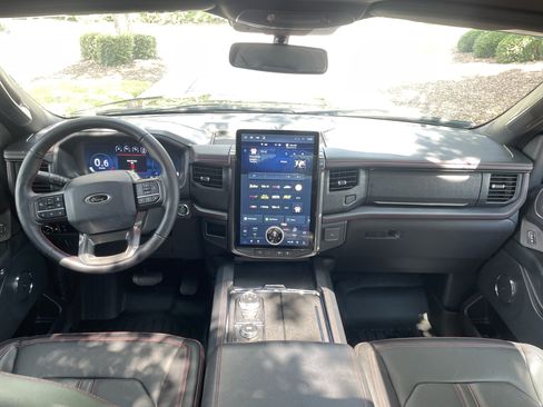 Used 2024 Ford Expedition Limited AWD/4WD image 28