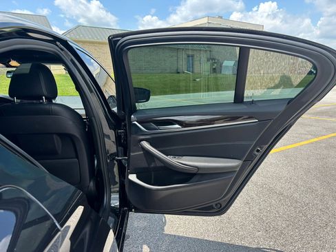 Used 2019 BMW 530i xDrive w/ Convenience Package image 15