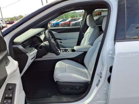 New 2026 Jeep Cherokee Overland image 6