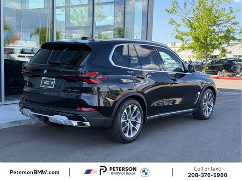 New 2026 BMW X5 xDrive50e w/ Premium Package AWD/4WD image 5