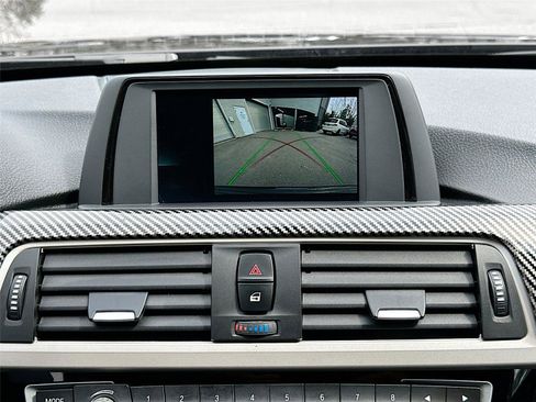 Used 2018 BMW 320i Sedan image 13