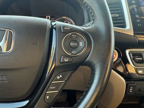 Used 2016 Honda Pilot Touring image 26