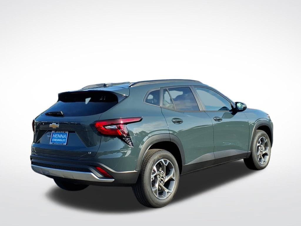 New 2026 Chevrolet Trax LT w/ Driver Confidence Package FWD image 3