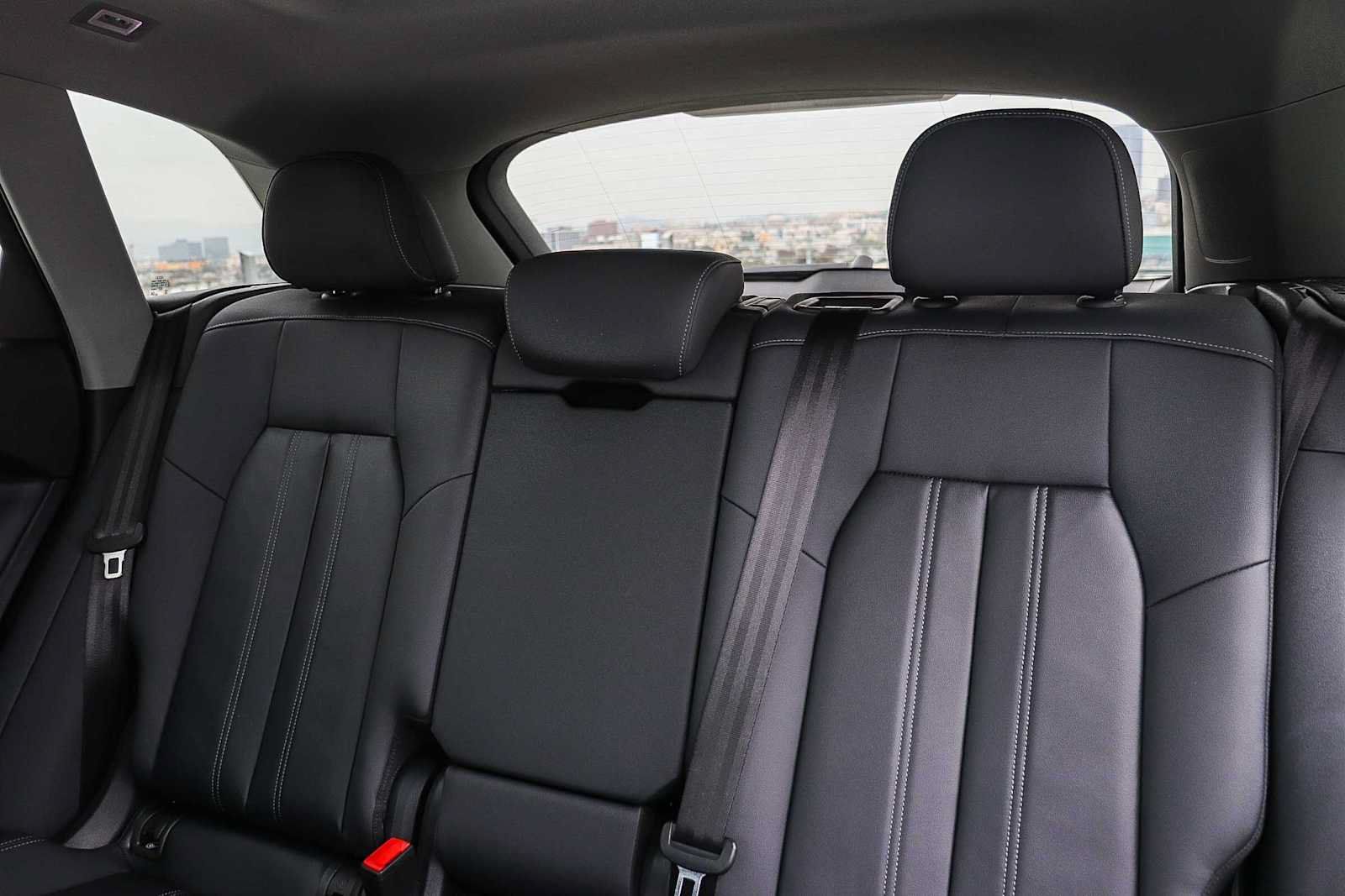 Used 2025 Audi Q5 Premium w/ Convenience Package AWD/4WD image 23