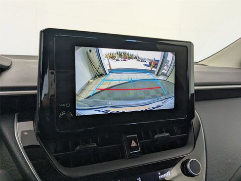 Used 2023 Toyota Corolla LE image 17