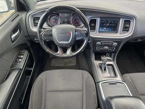 Used 2019 Dodge Charger SXT RWD image 10