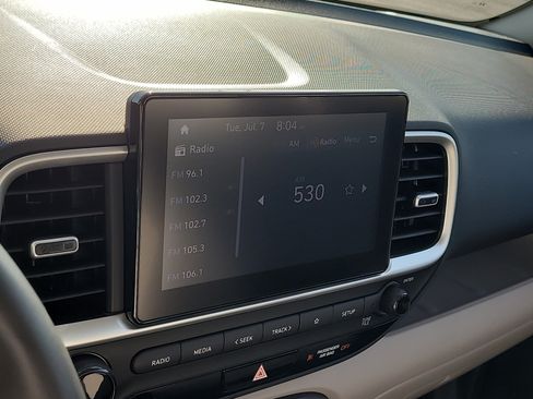 Used 2025 Hyundai Venue SEL FWD image 22