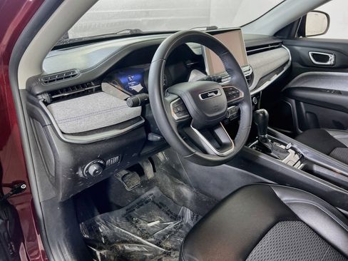 Used 2022 Jeep Compass Latitude AWD/4WD image 9