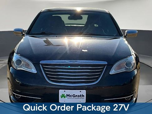 Used 2011 Chrysler 200 Limited image 2