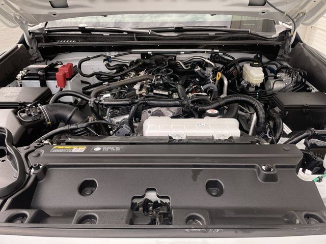 Used 2025 Toyota 4Runner SR5 AWD/4WD image 25