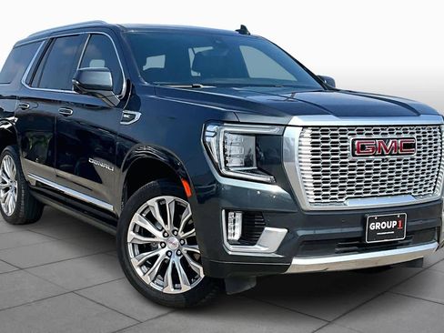 Used 2021 GMC Yukon Denali w/ Denali Premium Package AWD/4WD image 4
