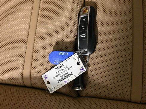 Certified 2026 Porsche Cayenne Coupe AWD/4WD image 27