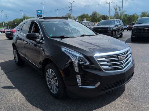 Used 2018 Cadillac XT5 Luxury w/ Driver Awareness Package AWD/4WD image 11