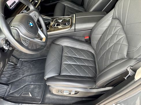 Used 2025 BMW X7 xDrive40i AWD/4WD image 23
