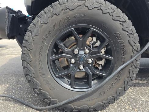 Used 2024 Jeep Wrangler Unlimited image 9