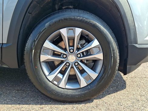 Used 2026 Chevrolet Equinox LT w/ Convenience Package II FWD image 8