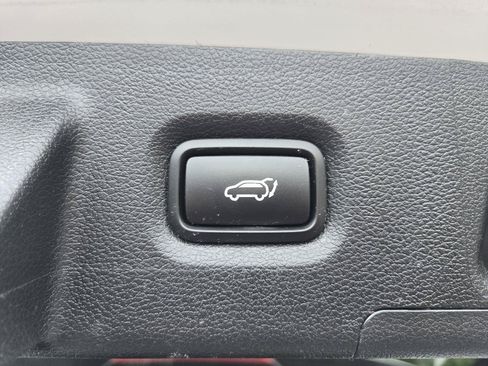 Used 2019 Hyundai Santa Fe AWD image 10