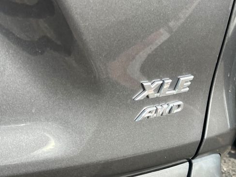 Used 2021 Toyota RAV4 XLE Premium AWD/4WD image 21